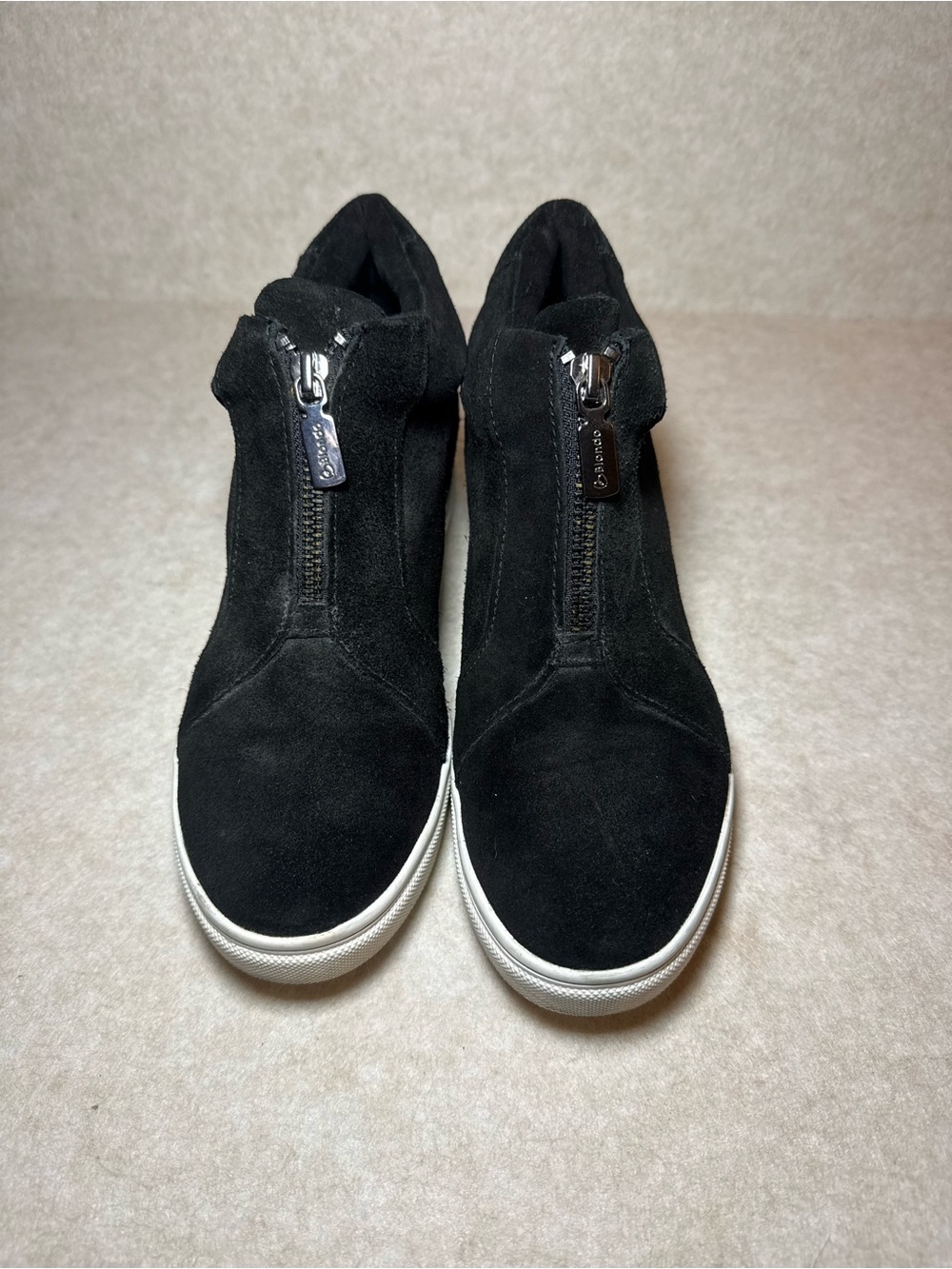Blondo Glenda Black Suede Front Zipper Wedge Waterproof Sneakers Size 7M - Picture 2 of 10